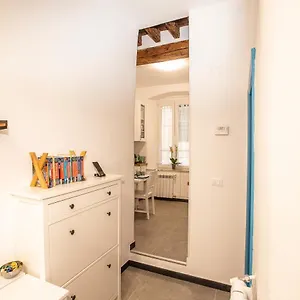 https://a-cazetta-i-caruggi-l-acquario-il-porto-antico.hotelitalianriviera.com